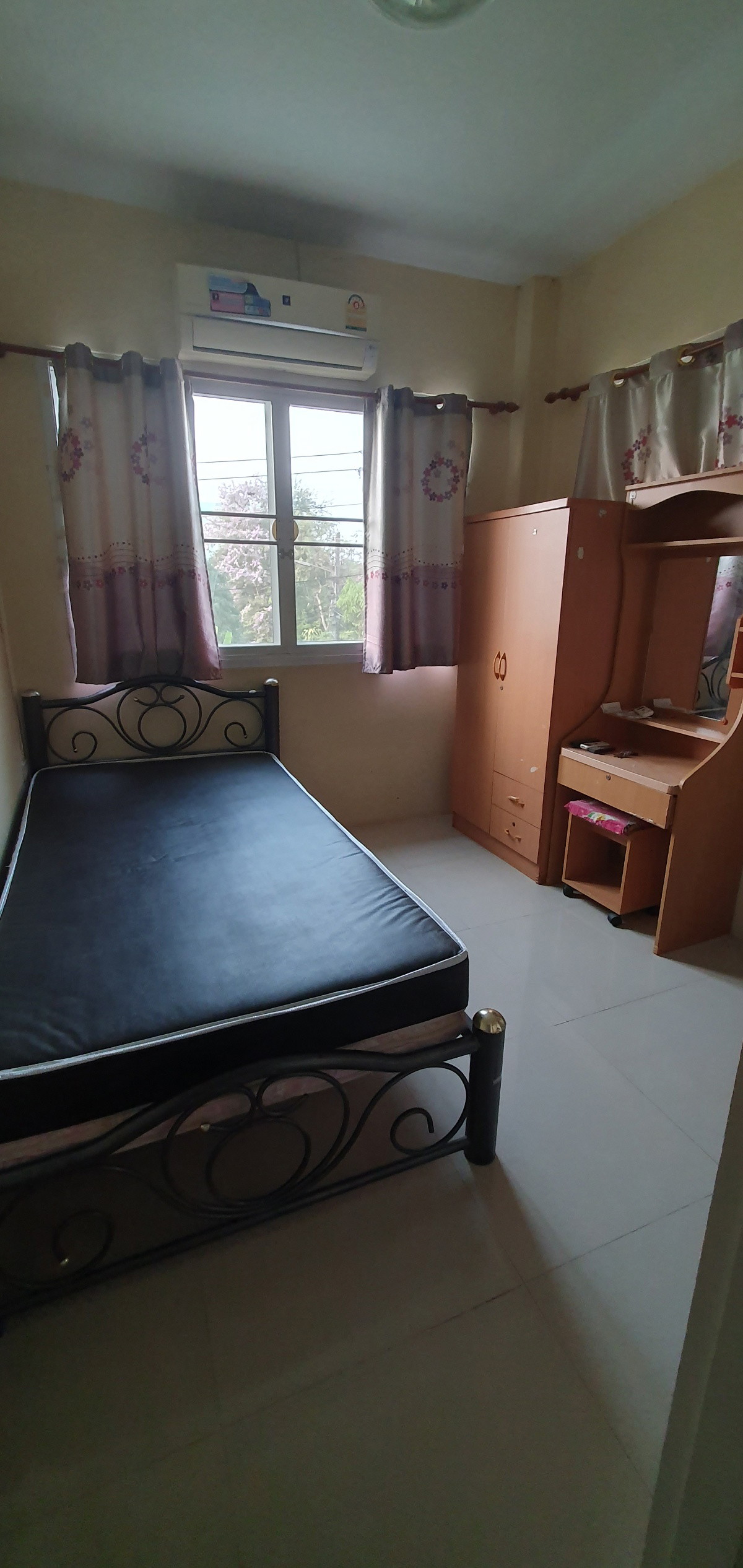 1 Bed Condo — photo 2