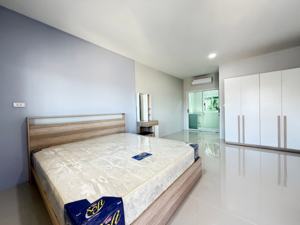 1 Bed Condo — photo 3