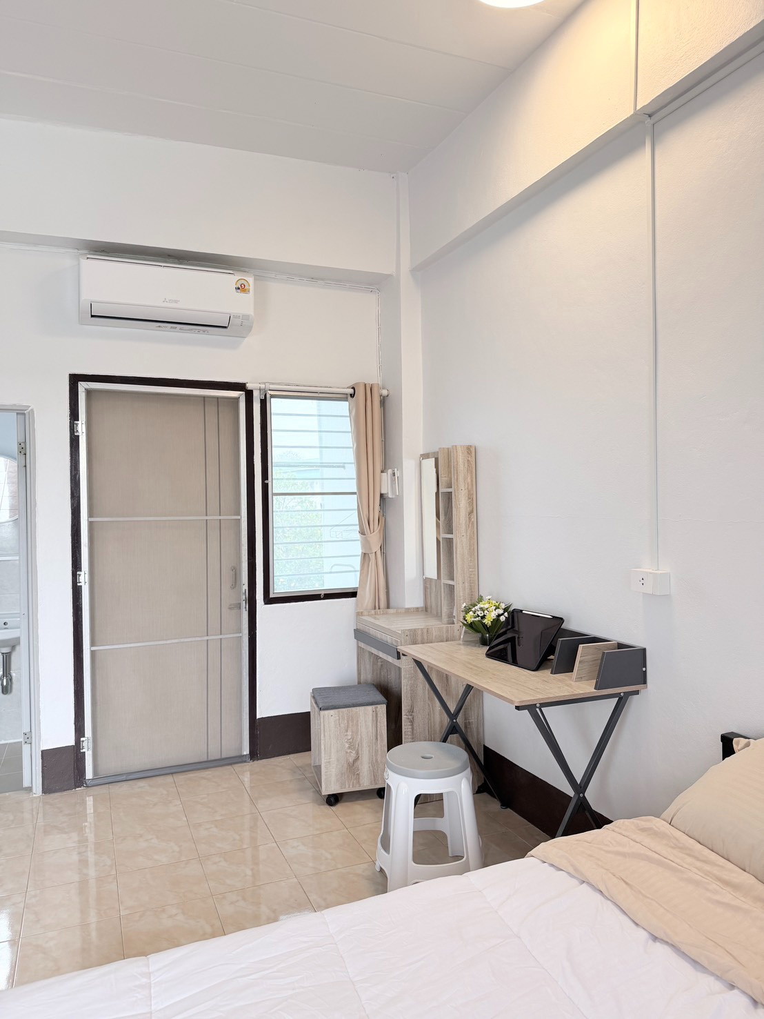 1 Bed Condo — photo 3
