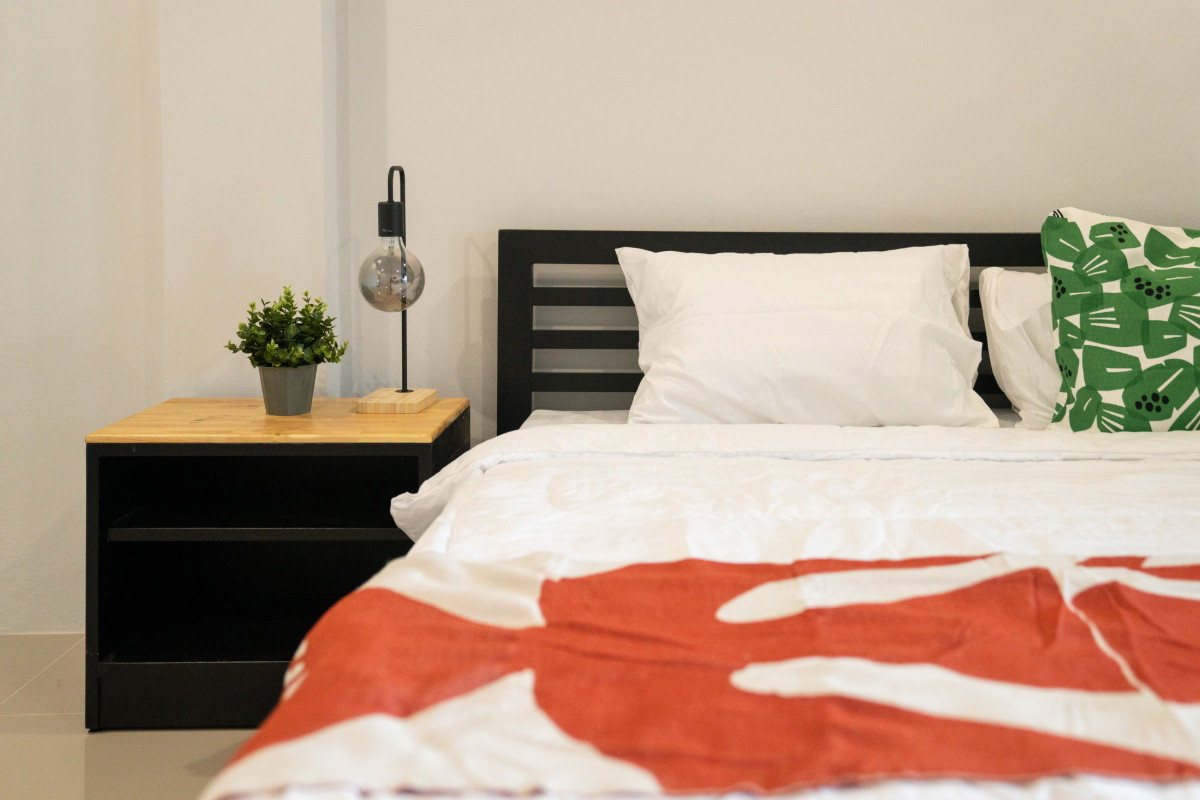 1 Bed Condo — photo 2