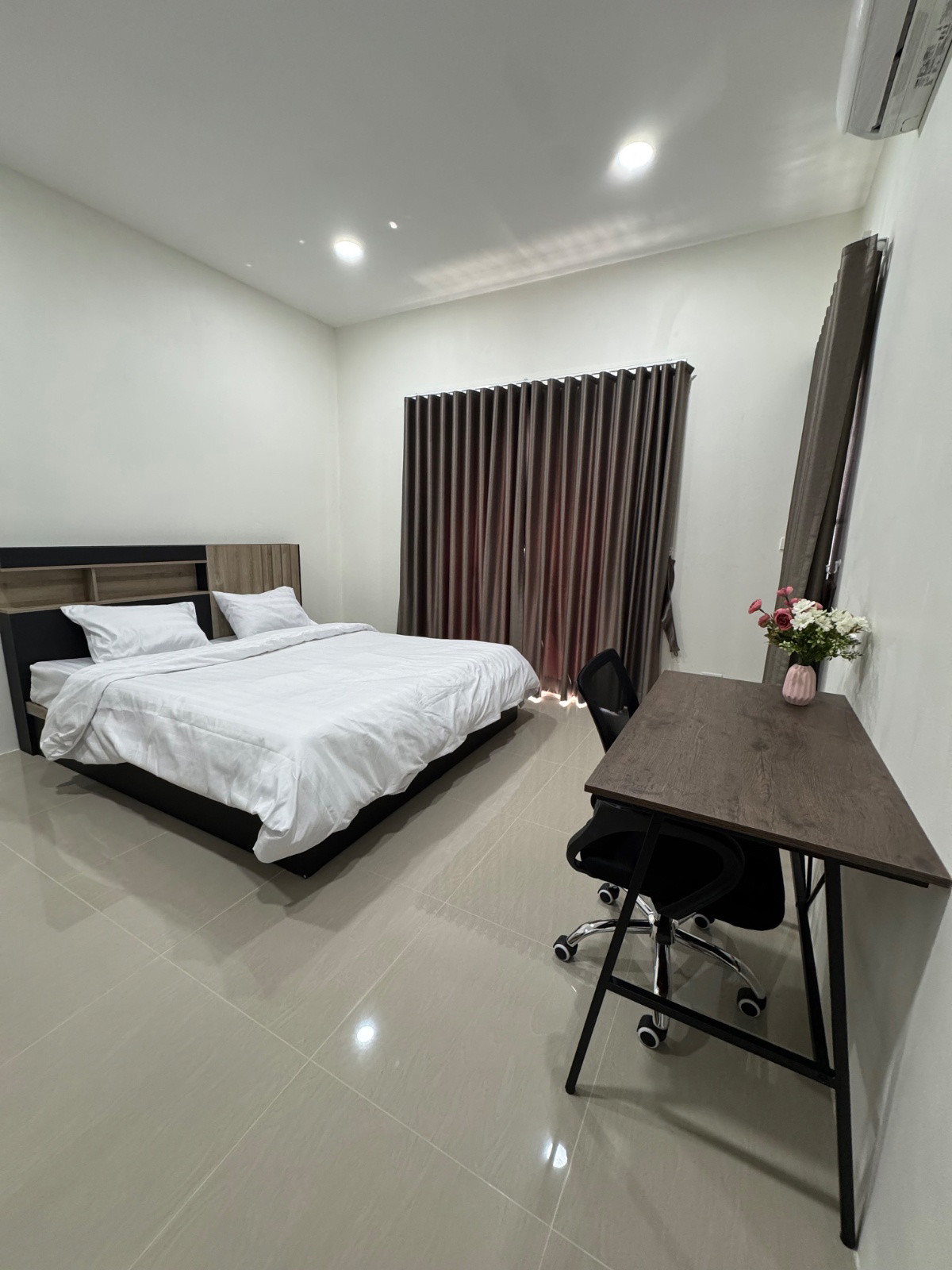 1 Bed Condo — photo 4