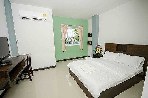 1 Bed Condo — photo 3