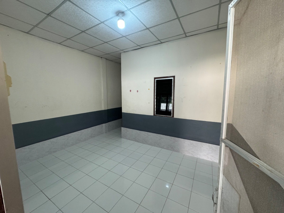 1 Bed Condo — photo 1