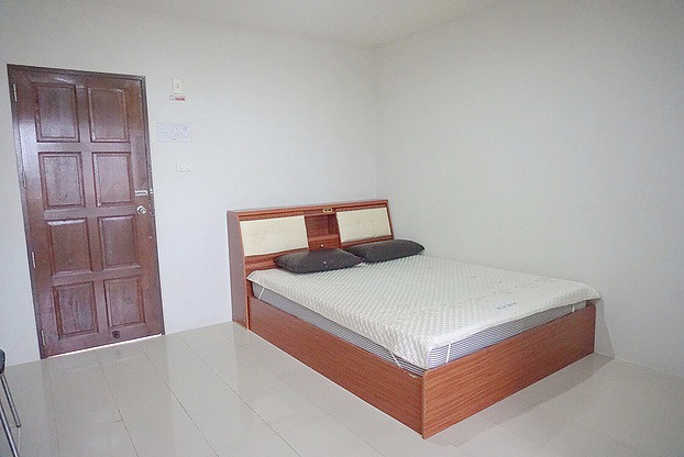 Condo — photo 1