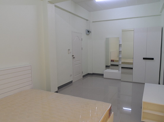 1 Bed Condo · Bang Khun Thian, bangkok — photo 4