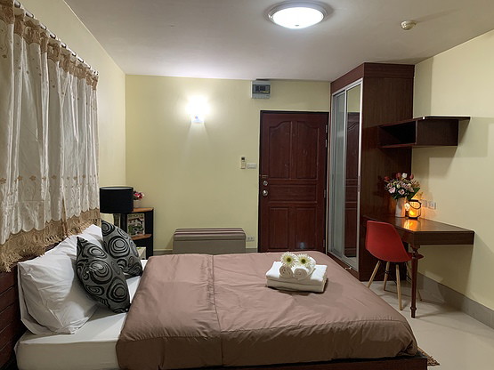 1 Bed Condo · Huai Khwang, bangkok — photo 2