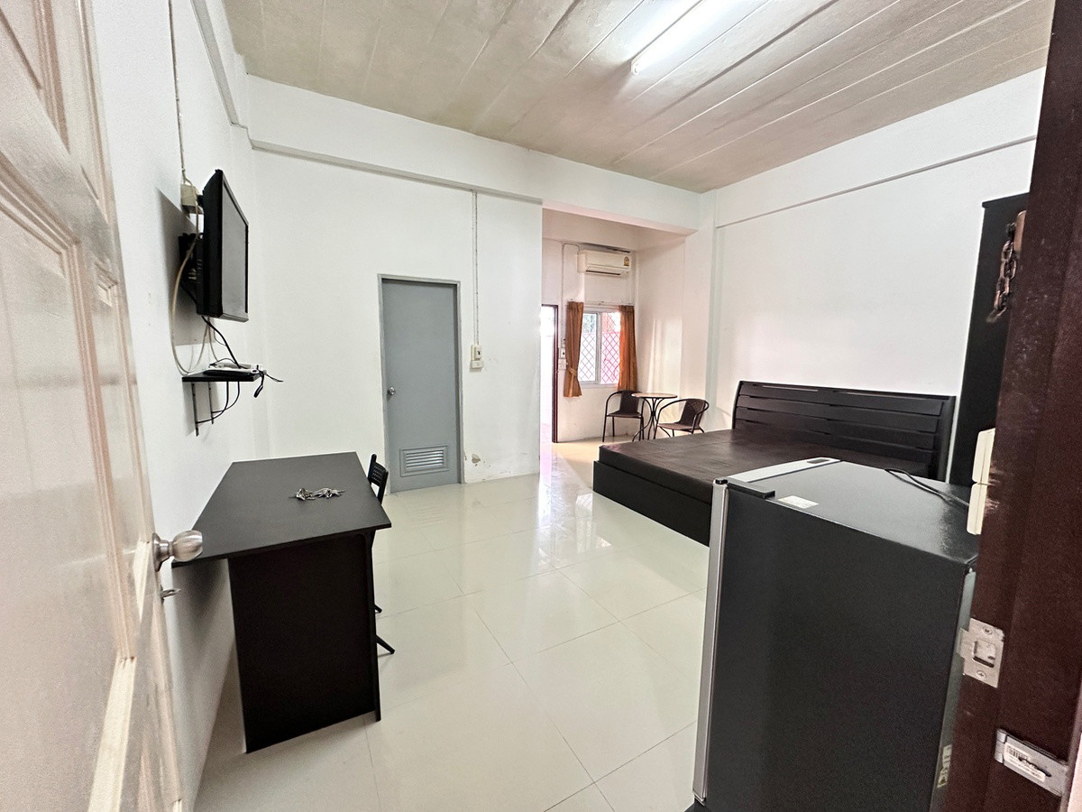 1 Bed Condo — photo 1
