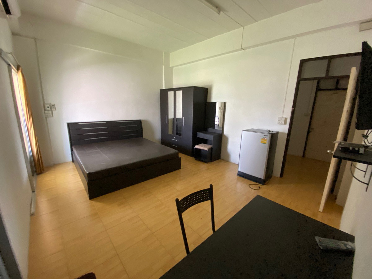 1 Bed Condo — photo 2