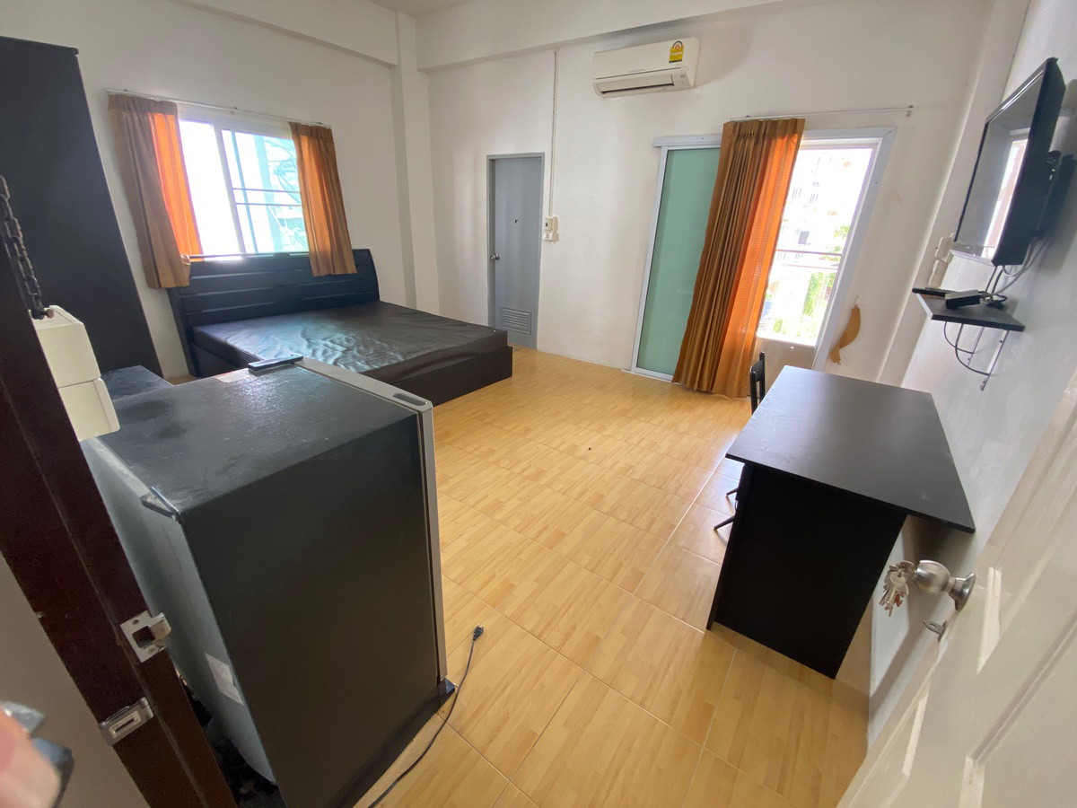 1 Bed Condo — photo 3
