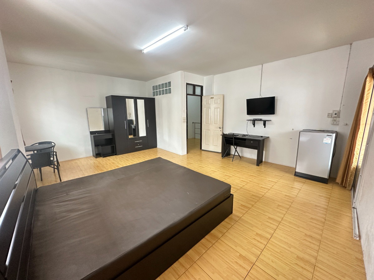 1 Bed Condo — photo 4