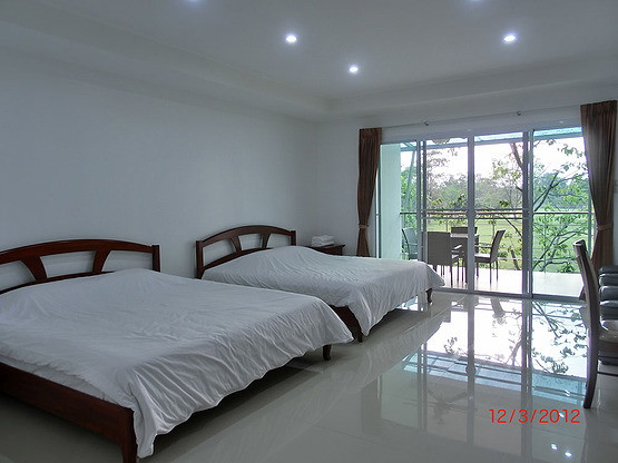 1 Bed Condo — photo 2