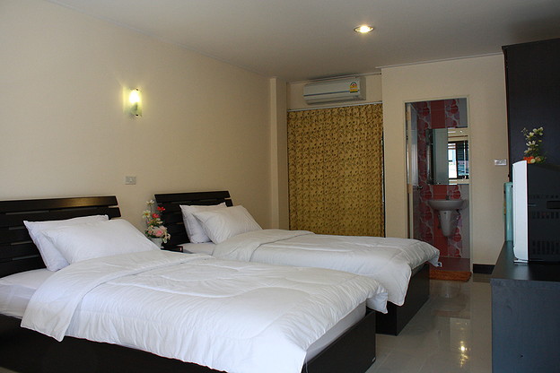 1 Bed Condo — photo 4