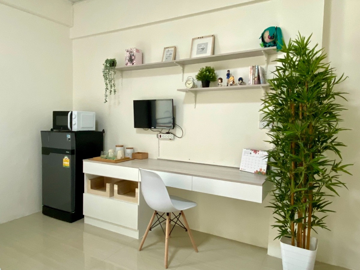 1 Bed Condo — photo 2