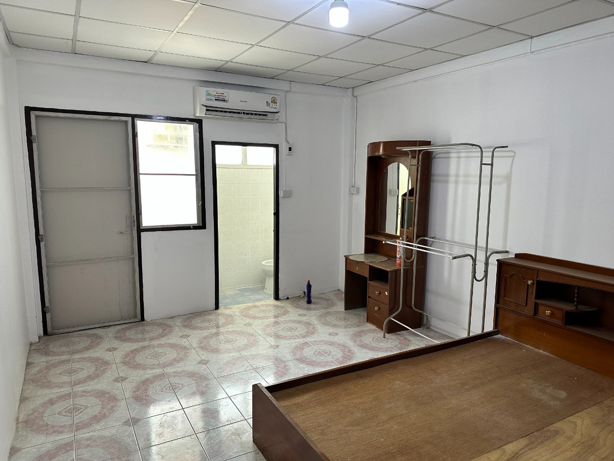 1 Bed Condo · Bangkok Noi, bangkok — photo 2