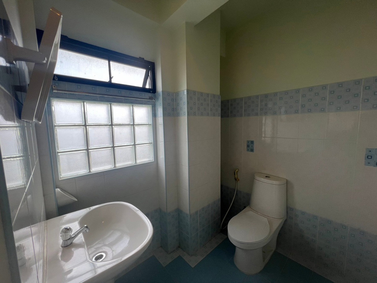 1 Bed Condo — photo 4