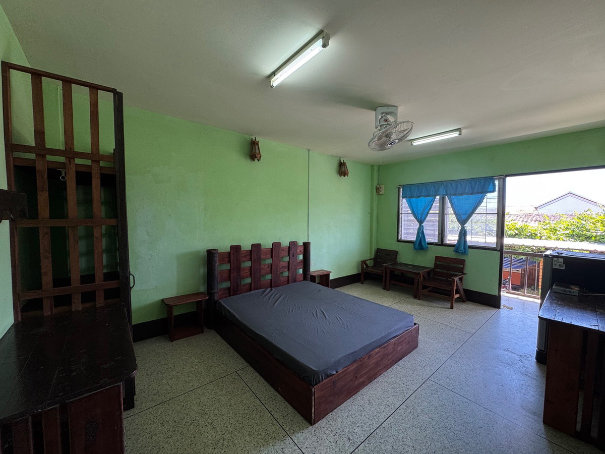 1 Bed Condo — photo 2