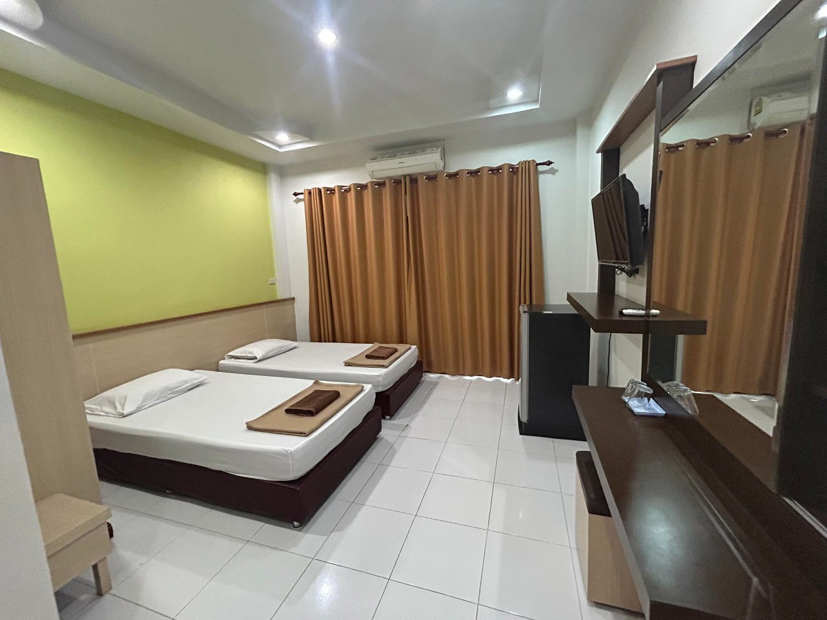 Condo — photo 1