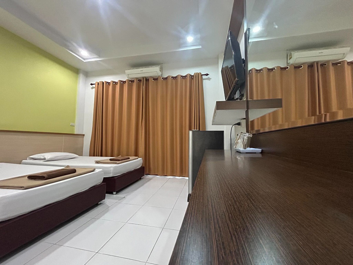 Condo — photo 2