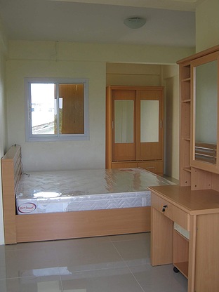 1 Bed Condo — photo 3