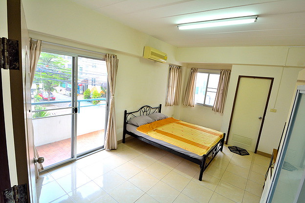 Condo · Khan Na Yao, bangkok — photo 1