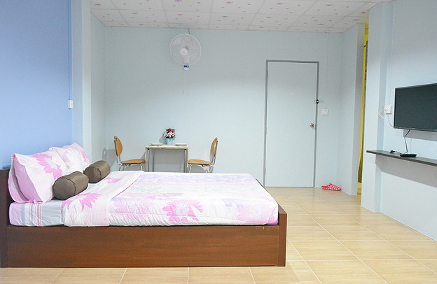 1 Bed Condo — photo 1