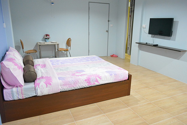 1 Bed Condo — photo 3