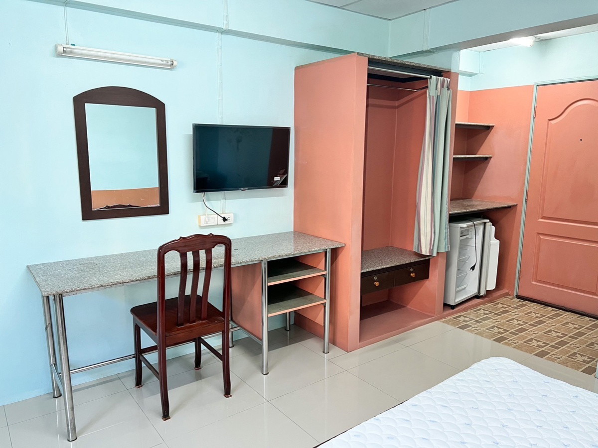 Condo — photo 1