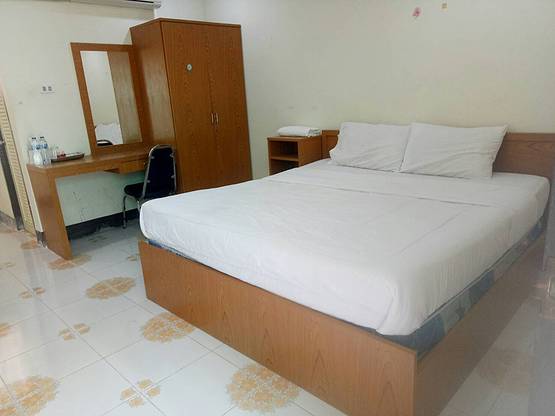 1 Bed Condo — photo 3
