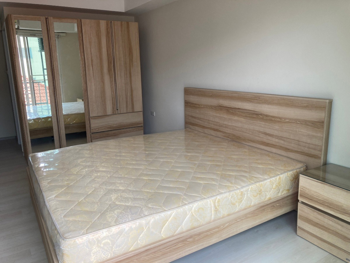 Condo · Huai Khwang, bangkok — photo 1