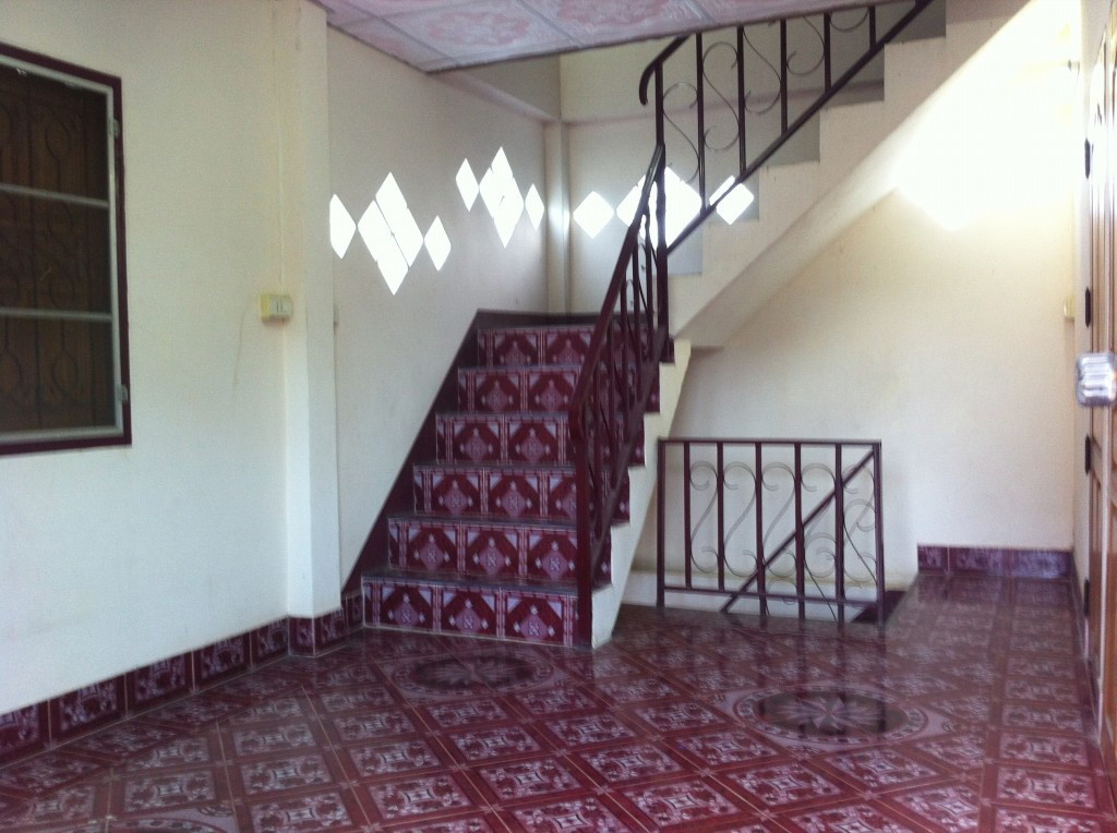 1 Bed Condo — photo 2