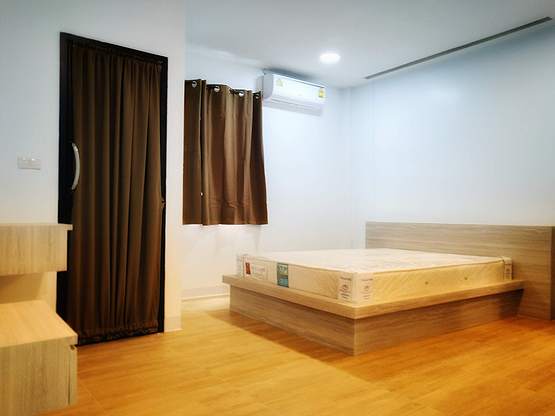1 Bed Condo · Bangkok Noi, bangkok — photo 2