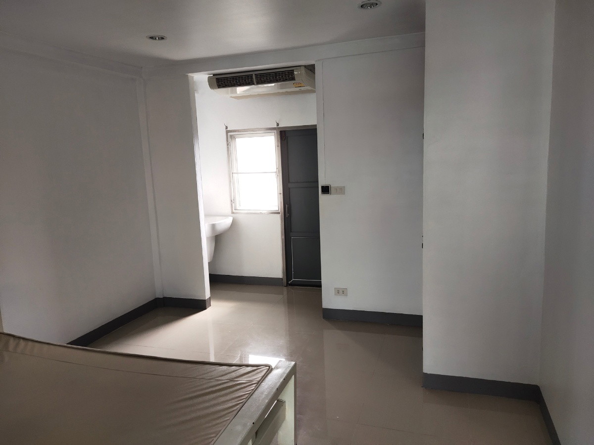1 Bed Condo · Bangkok Noi, bangkok — photo 5