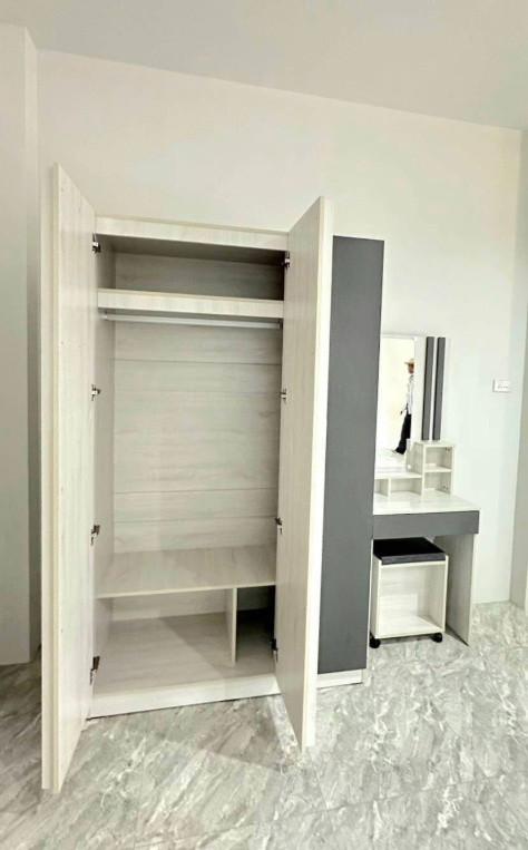 1 Bed Condo — photo 2