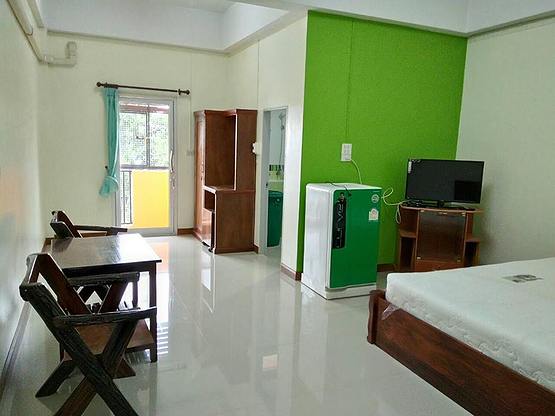 1 Bed Condo — photo 1