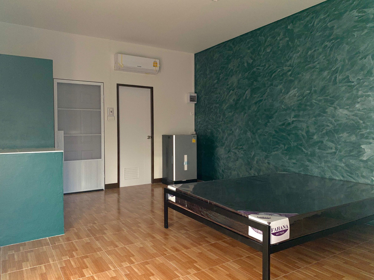 1 Bed Condo — photo 1