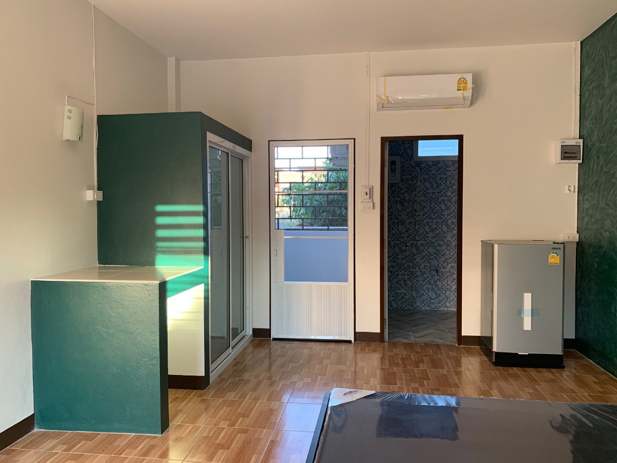 1 Bed Condo — photo 2