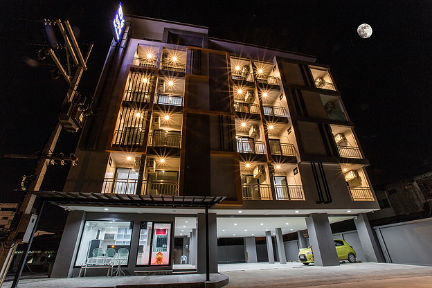 1 Bed Condo — photo 2