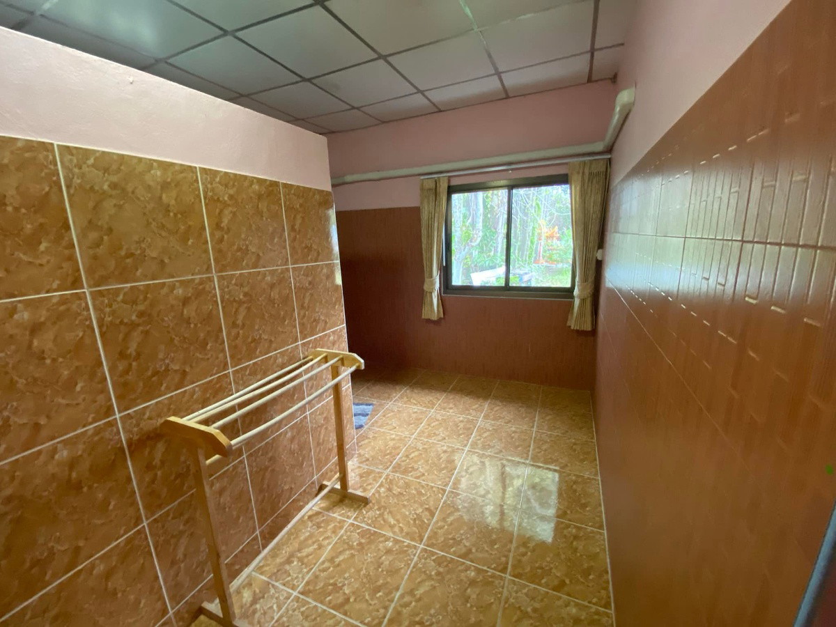 1 Bed Condo — photo 3