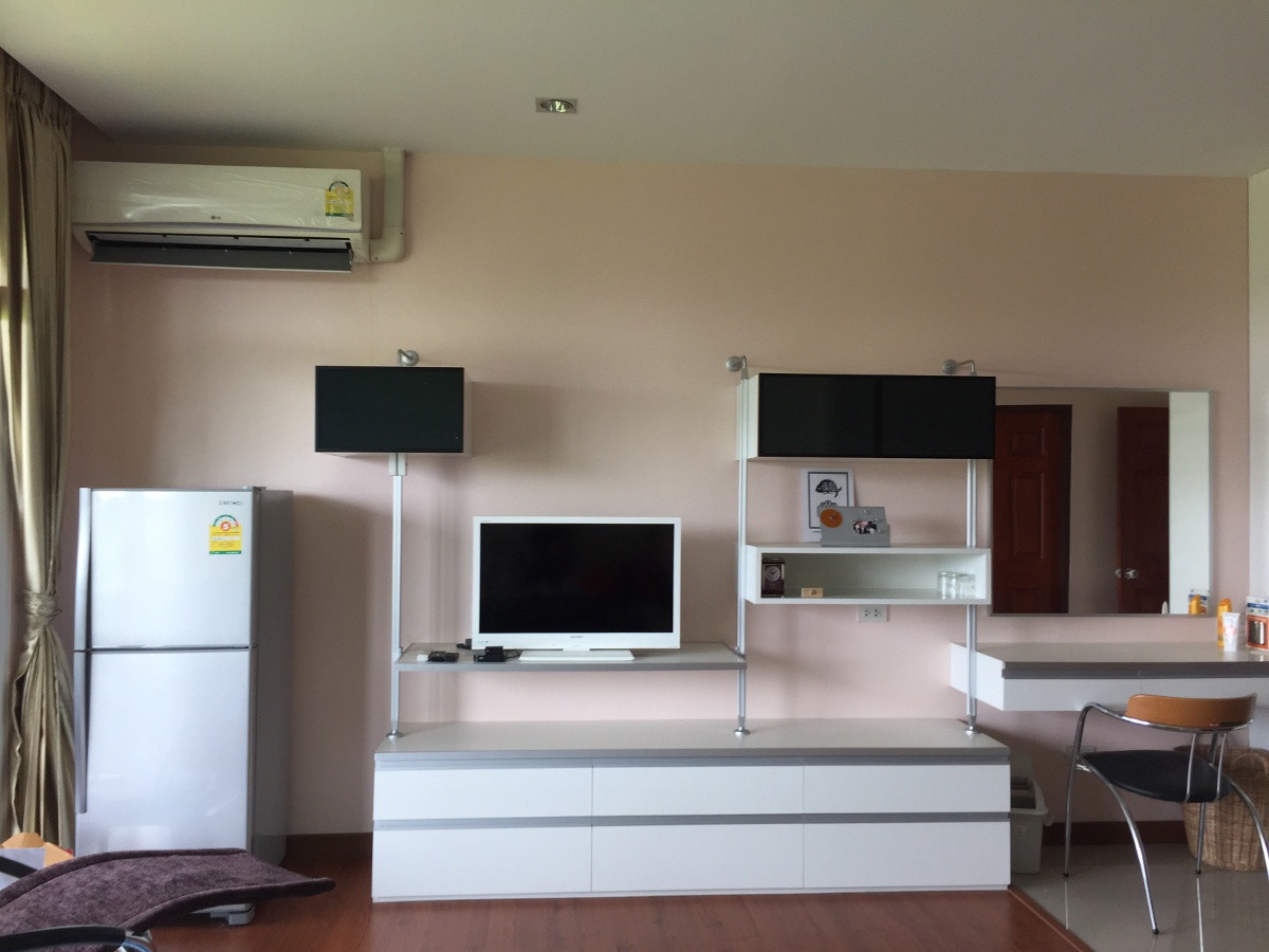 1 Bed Condo — photo 3