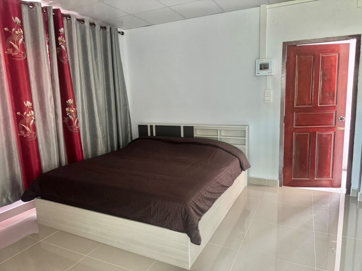 1 Bed Condo — photo 1