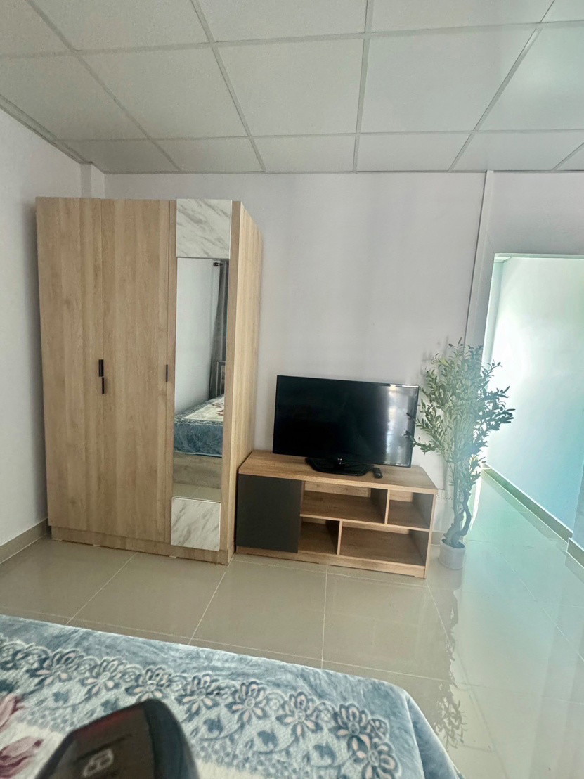 1 Bed Condo — photo 2