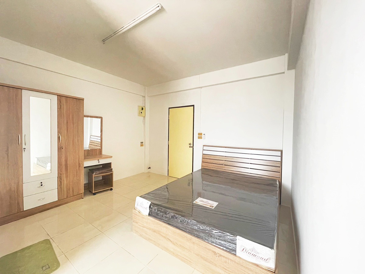 1 Bed Condo — photo 4
