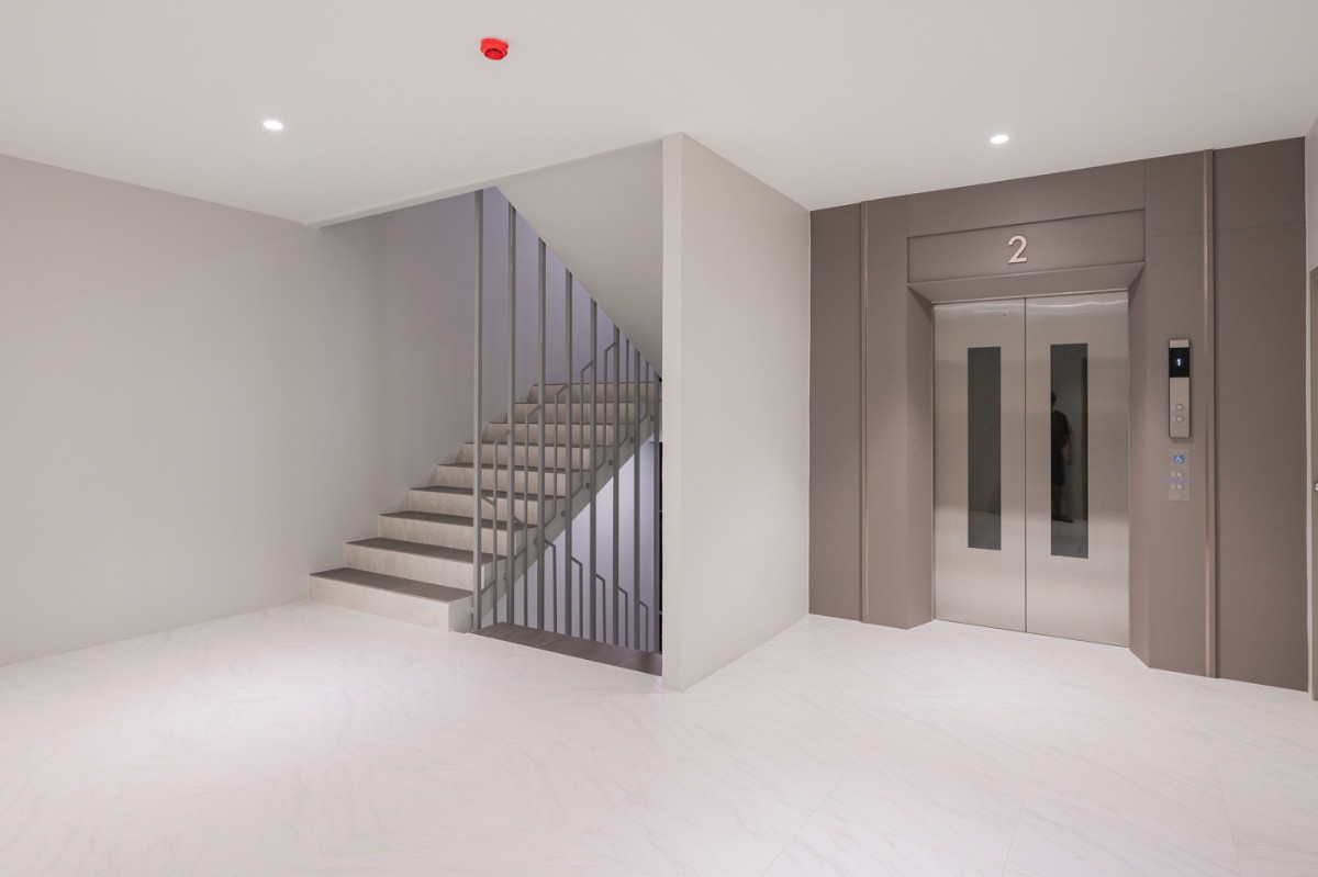 1 Bed Condo — photo 3