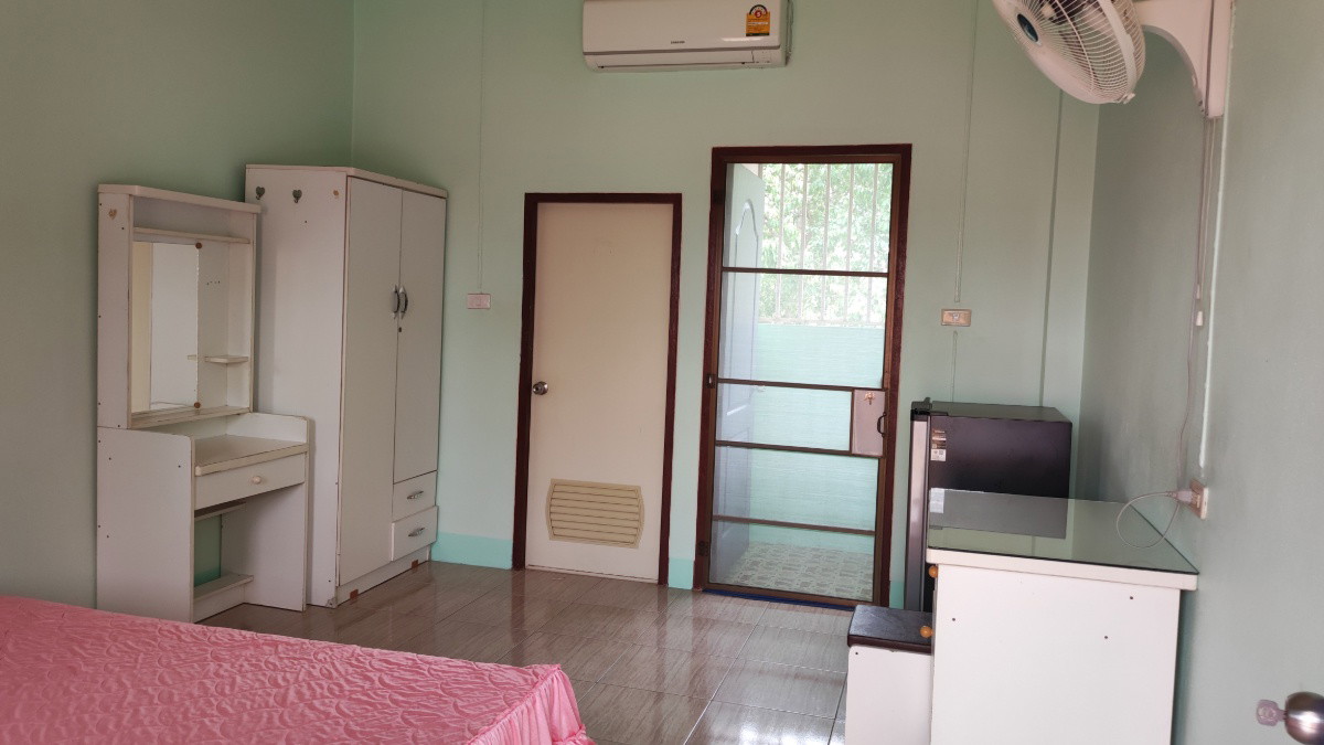 1 Bed Condo — photo 2
