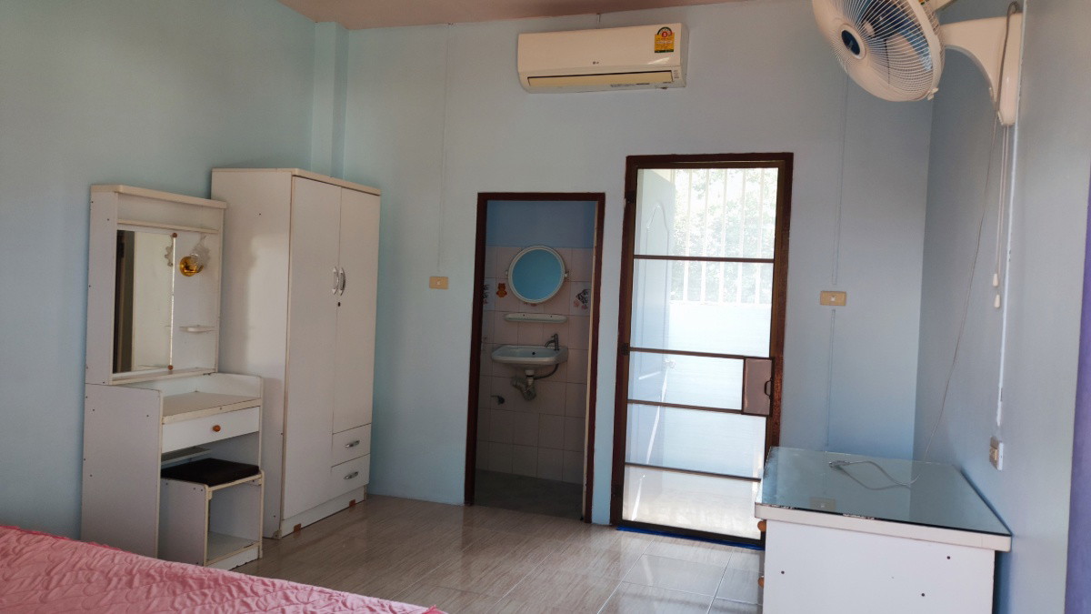 1 Bed Condo — photo 3