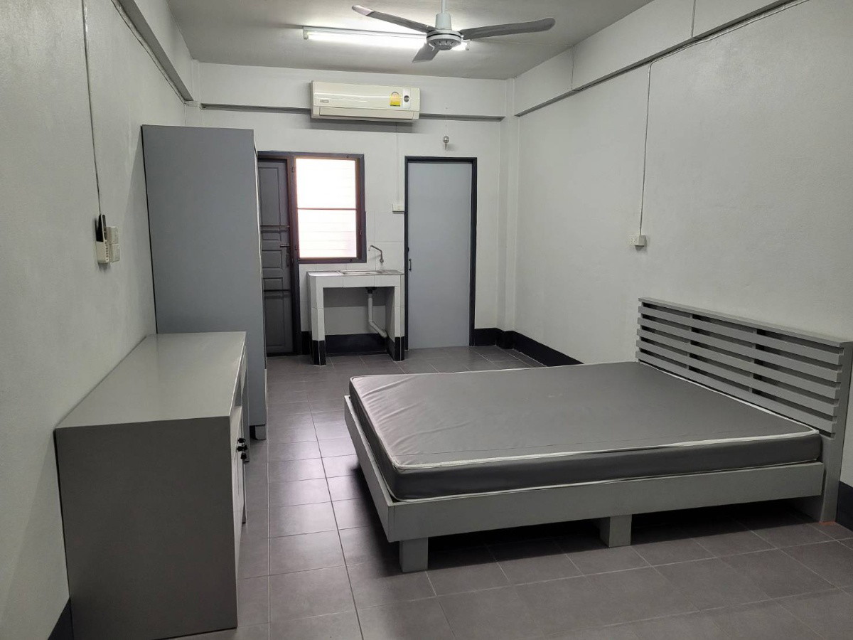 1 Bed Condo · Bangkok Noi, bangkok — photo 1