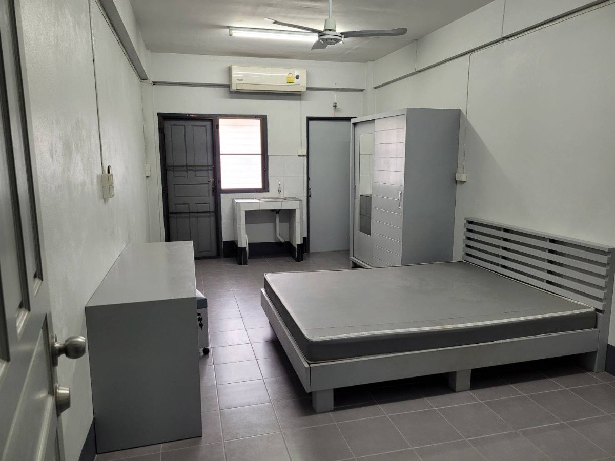 1 Bed Condo · Bangkok Noi, bangkok — photo 2