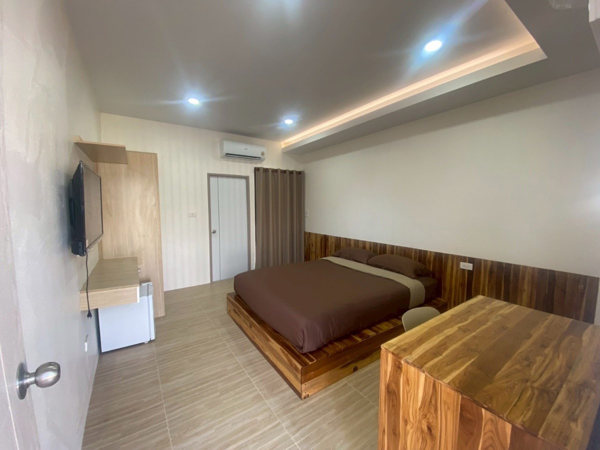 1 Bed Condo — photo 2