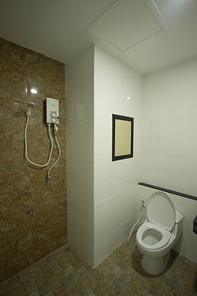 1 Bed Condo — photo 2