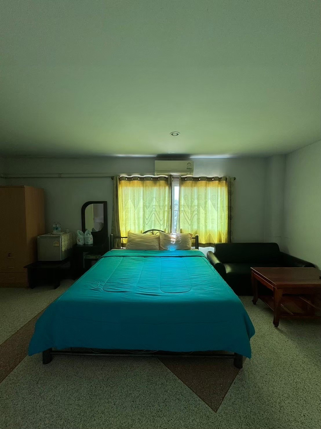 1 Bed Condo — photo 1